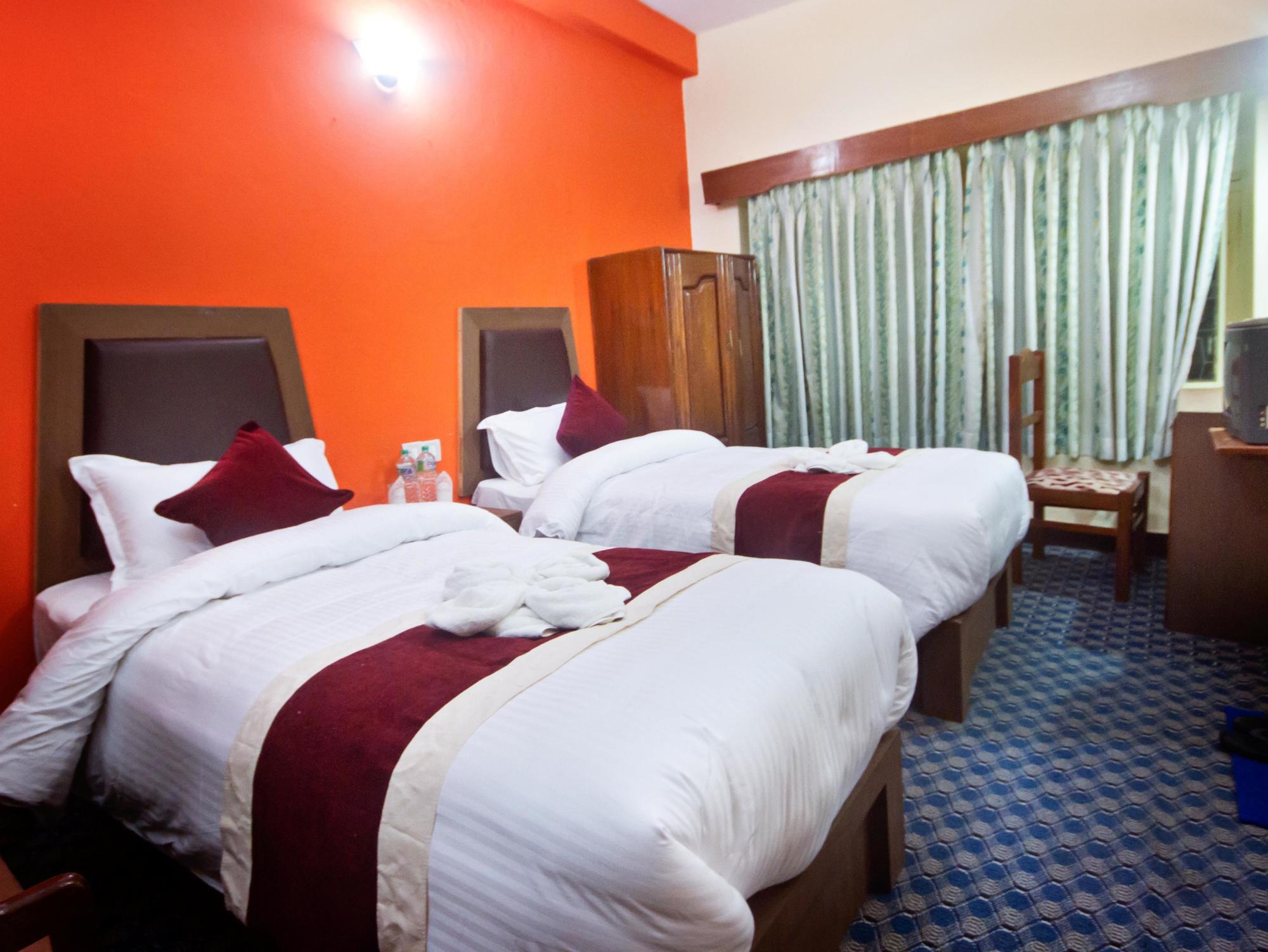 Hotel Snowland Pokhara Buitenkant foto